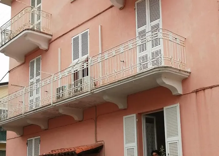 Domo Nina アパート